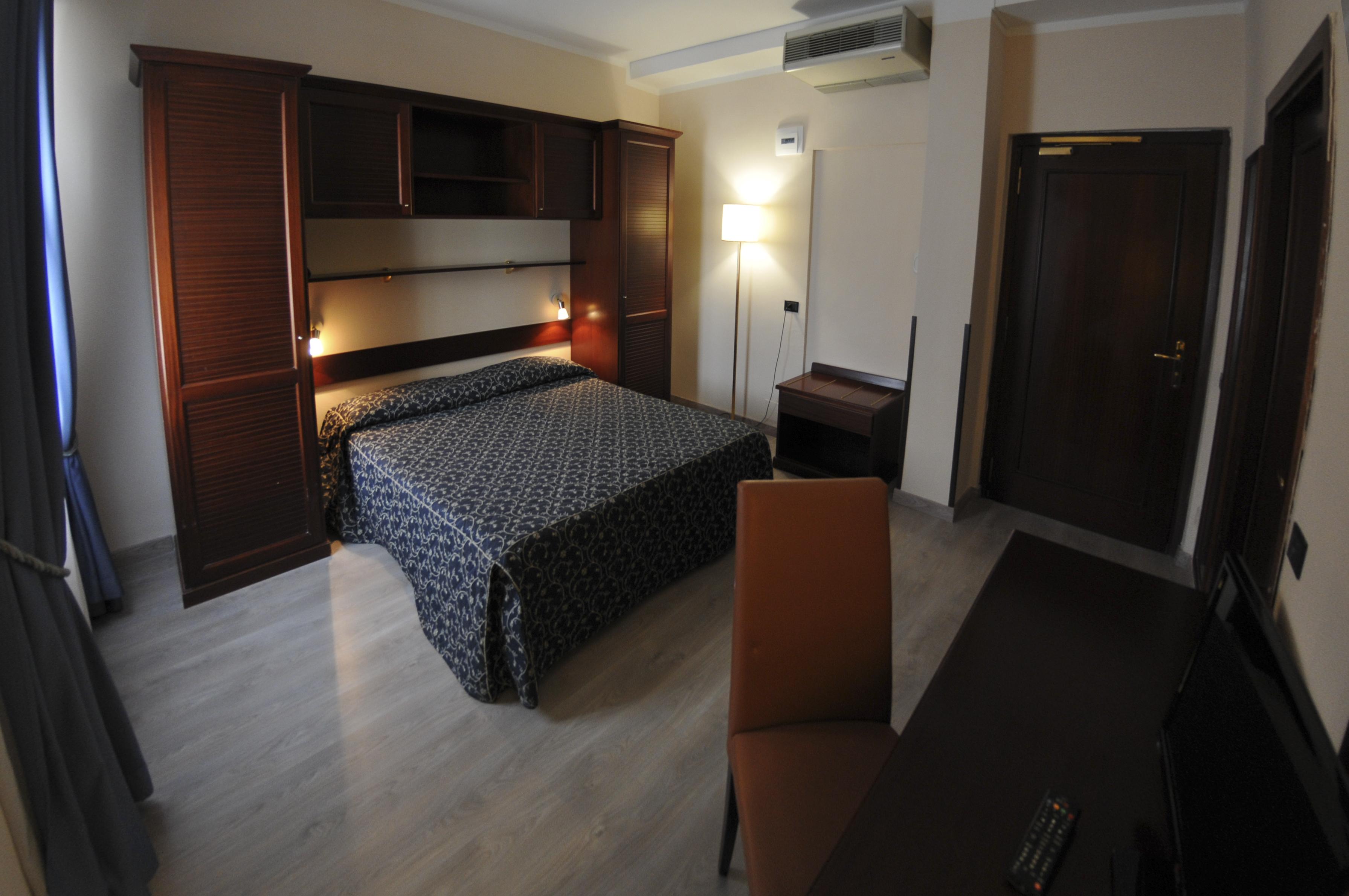 Hotel Mediterraneo 치비타베키아 외부 사진