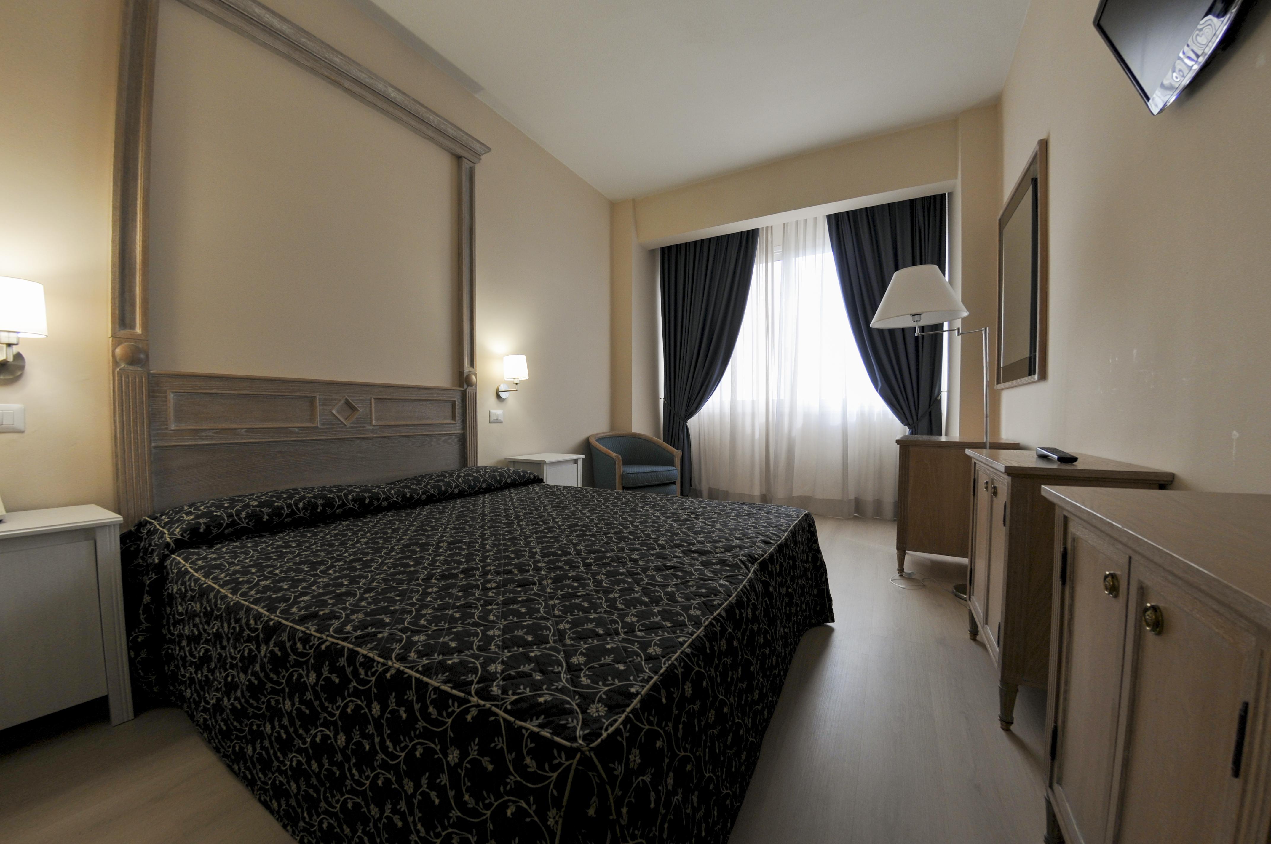 Hotel Mediterraneo 치비타베키아 외부 사진