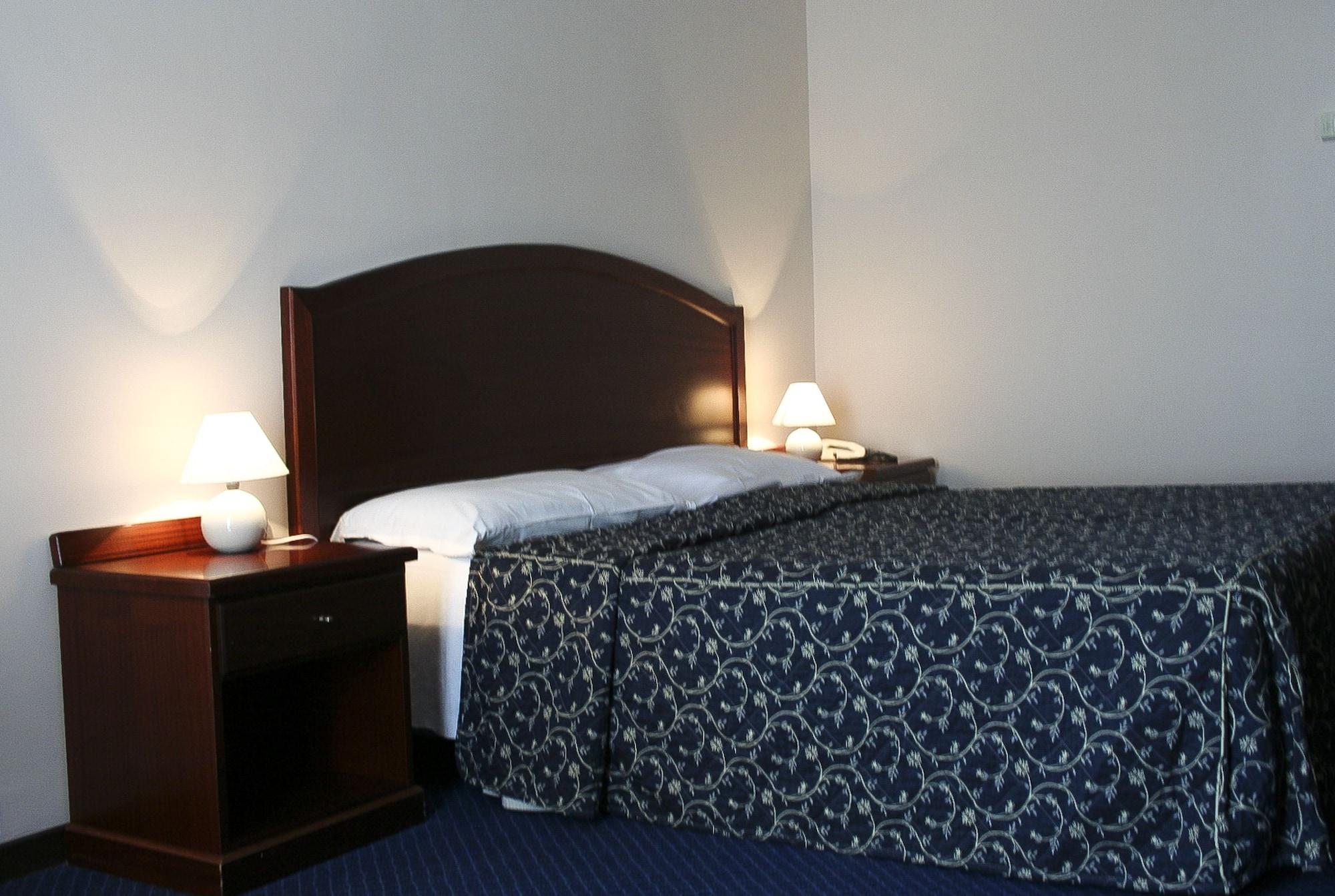Hotel Mediterraneo 치비타베키아 외부 사진