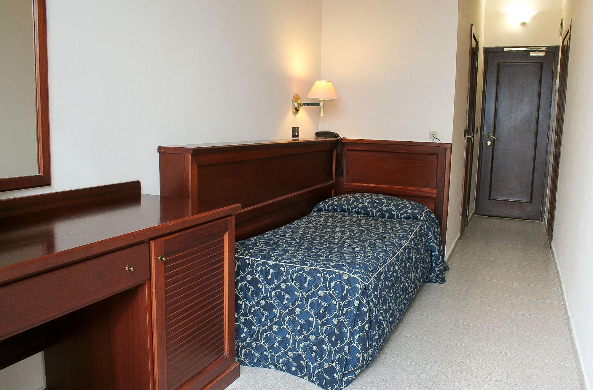 Hotel Mediterraneo 치비타베키아 외부 사진
