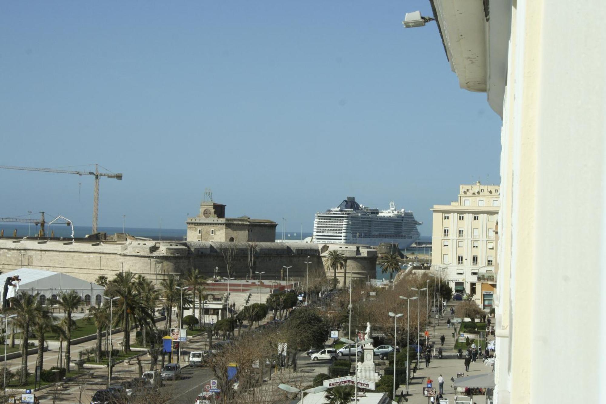 Hotel Mediterraneo 치비타베키아 외부 사진