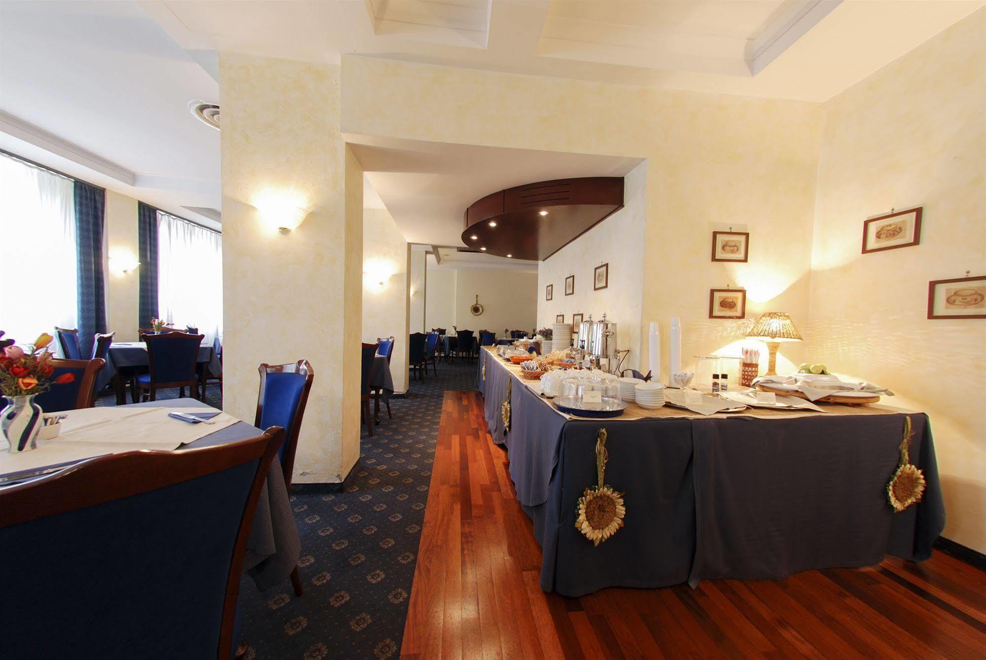 Hotel Mediterraneo 치비타베키아 외부 사진