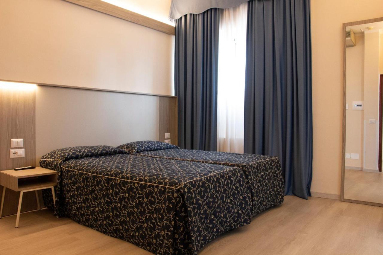 Hotel Mediterraneo 치비타베키아 외부 사진